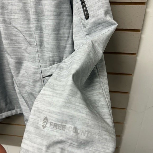 Free Country Light Gray Softshell Jacket - Picture 5 of 6
